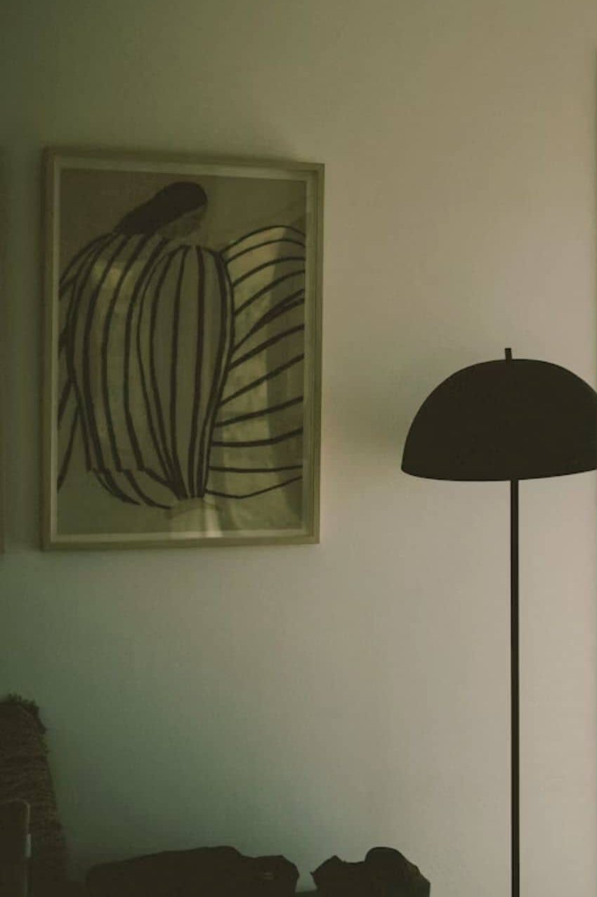 Einrichtungsstil finden Wohnzimmer Bild und Stehleuchte